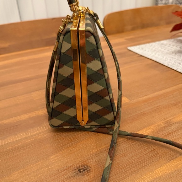 Cawen's Tan, Brown & Hunter Vintage Look Gold Handle Bag Like New - Picture 9 of 11